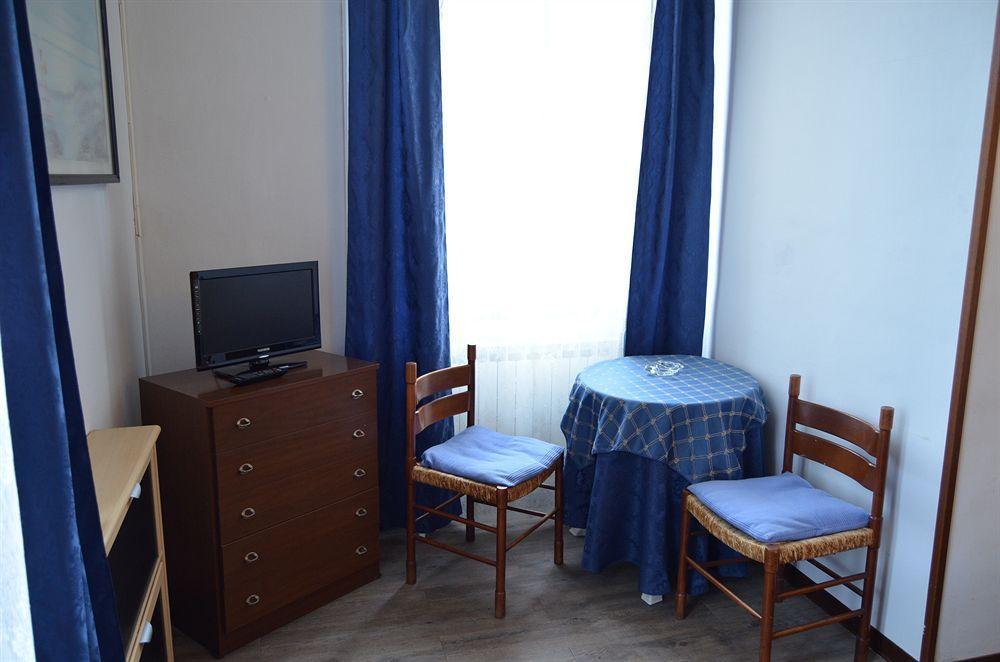 Albergo Chiara Savignone ภายนอก รูปภาพ
