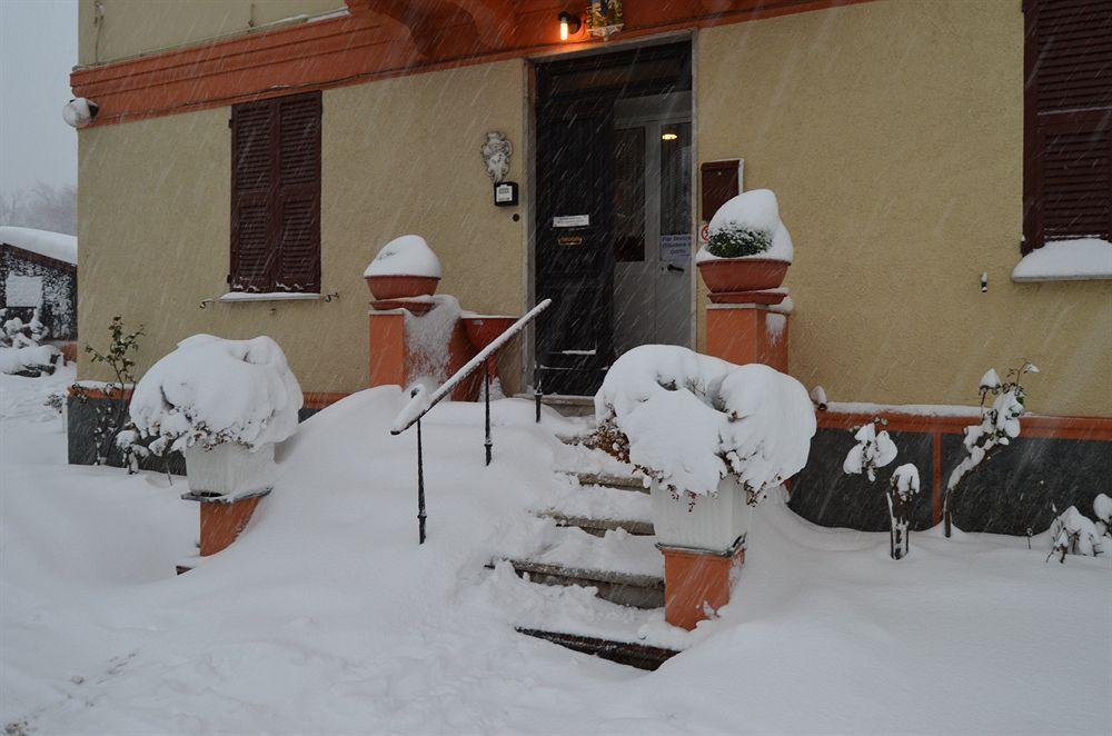 Albergo Chiara Savignone ภายนอก รูปภาพ