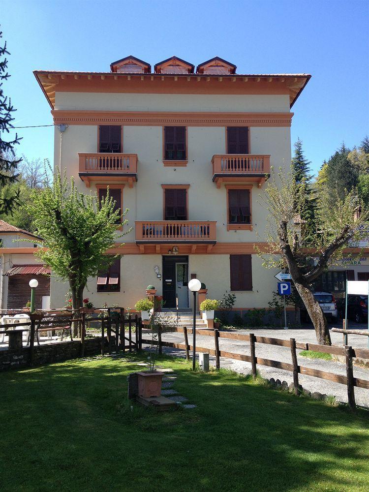 Albergo Chiara Savignone ภายนอก รูปภาพ