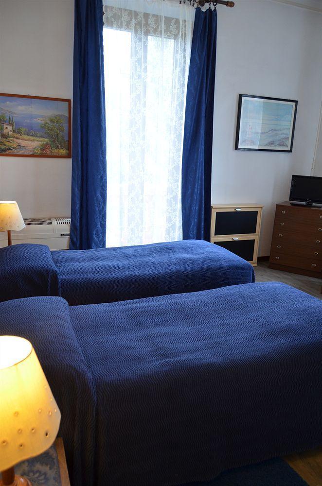 Albergo Chiara Savignone ภายนอก รูปภาพ