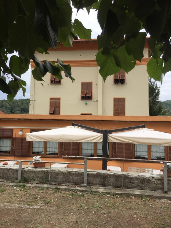 Albergo Chiara Savignone ภายนอก รูปภาพ
